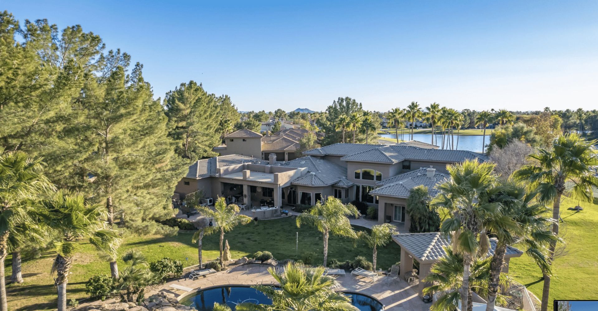 23 E Oakwood Hills Drive - "Builder's Home"