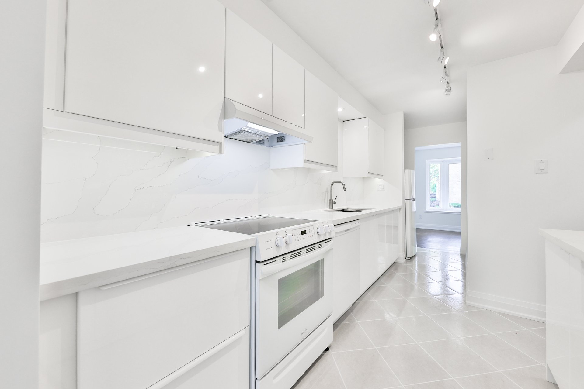 2-4635 Regents Terrace, Mississauga