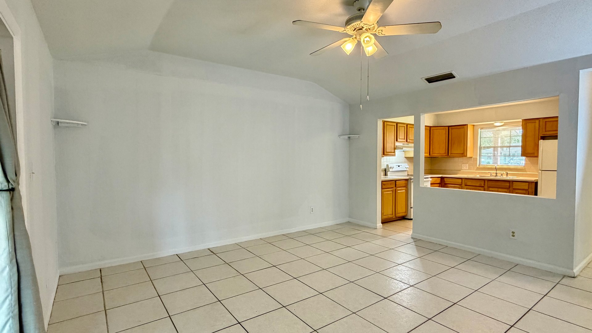 Casselberry Two-Bedroom Unit in Half-Duplex with Private Yard