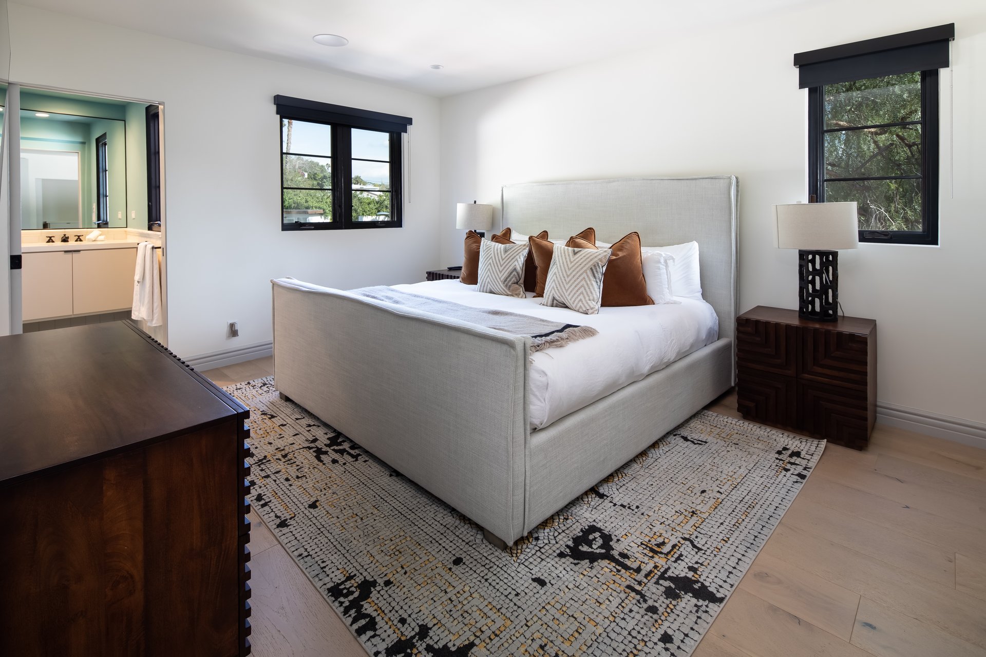 8425 W Sunset Blvd, West Hollywood