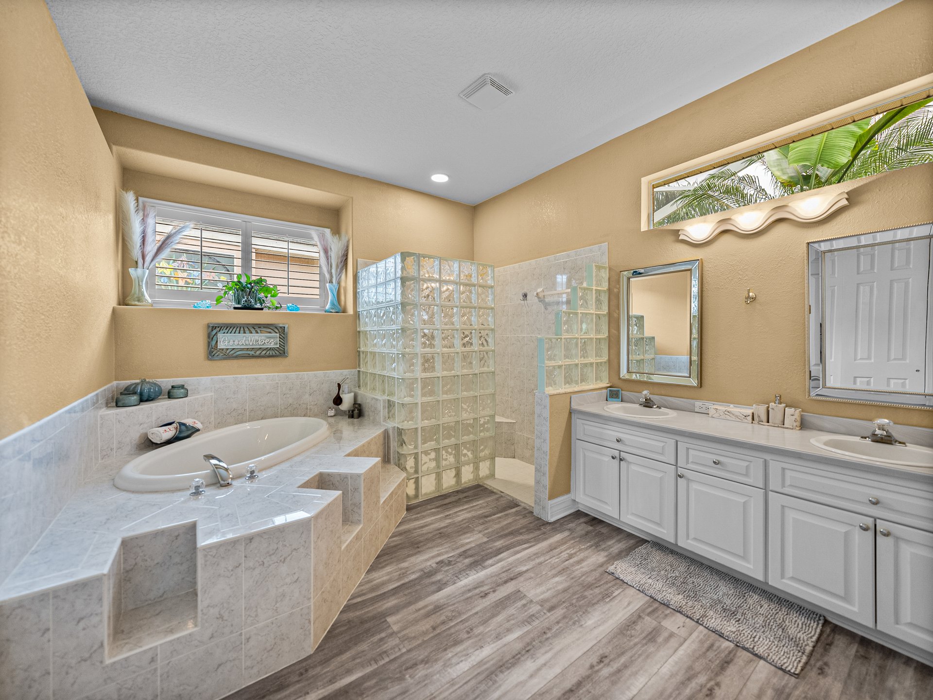 12413 WOODLANDS CIR