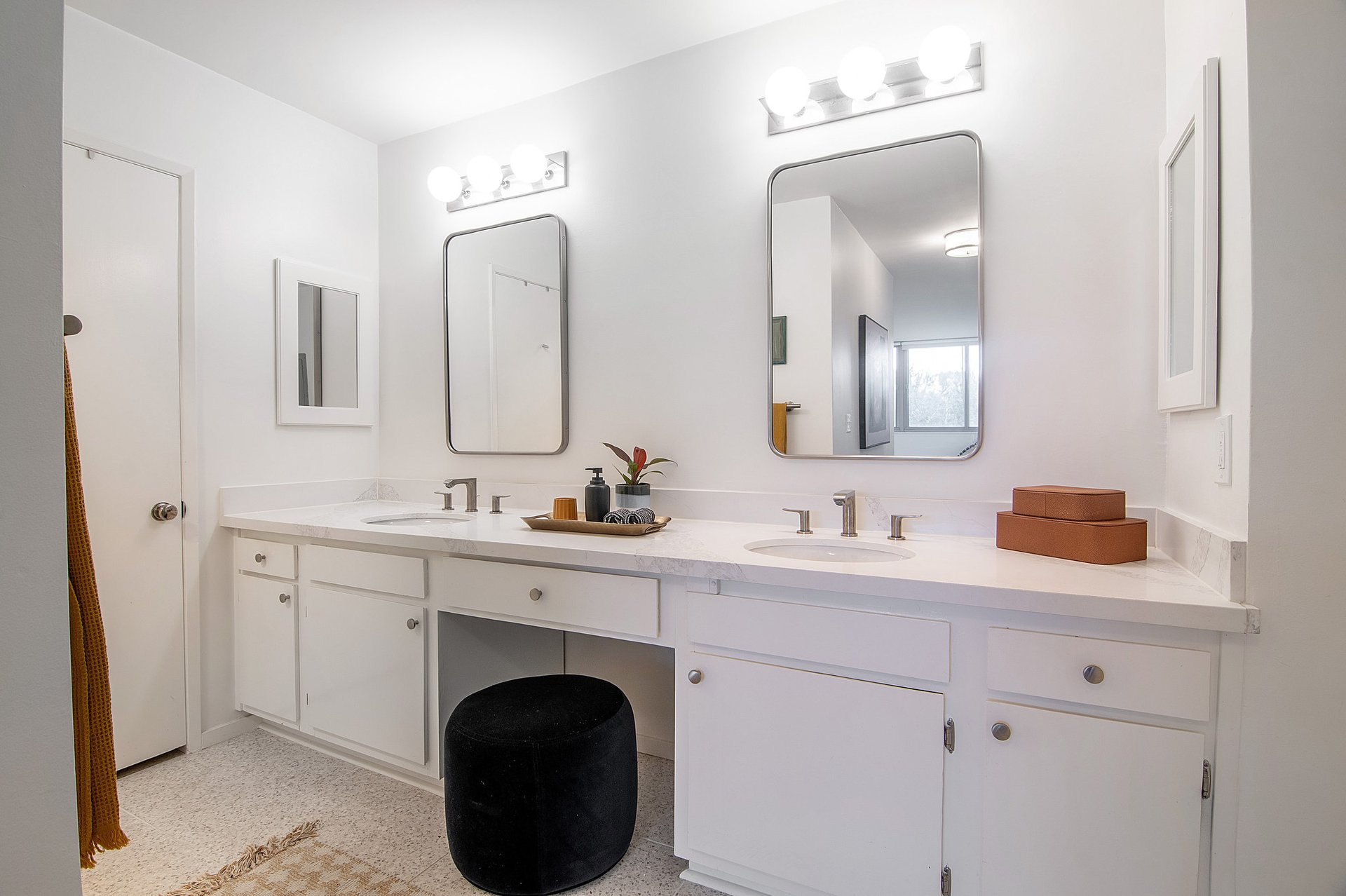 8701 Delgany Ave, #208