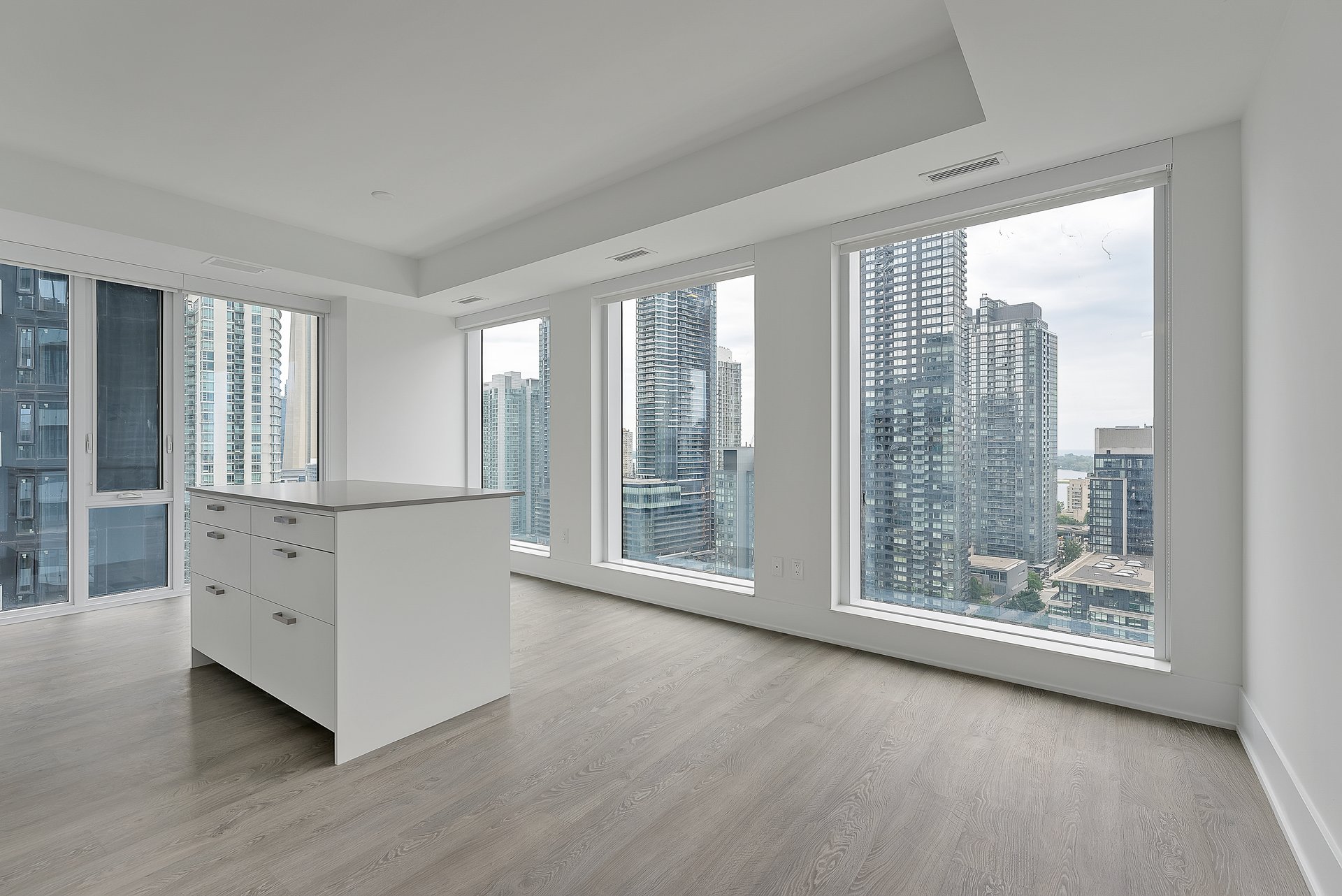 470 Front St W Unit: 1412