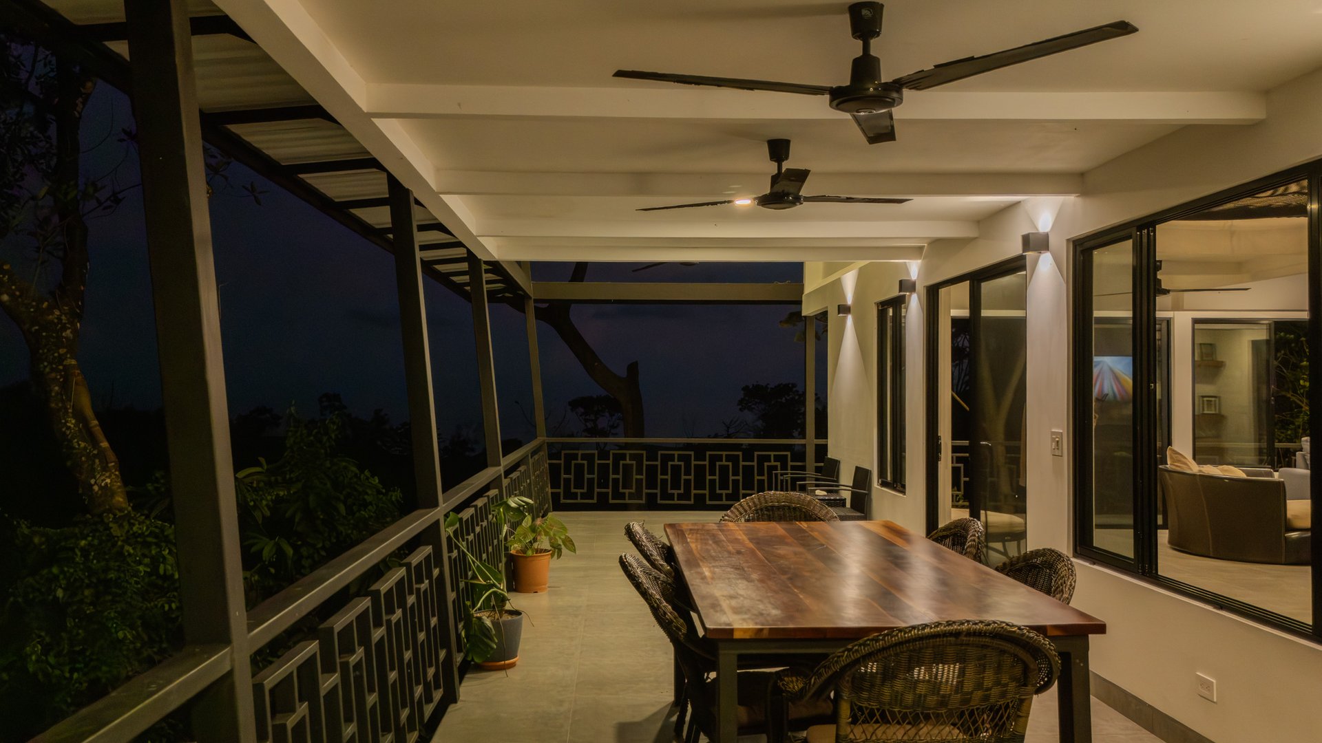 Casa La Roca, Whale's Tail 3 Bedroom Home In Uvita!