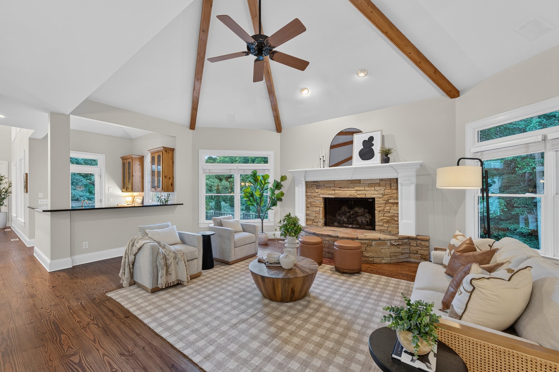 1055 Hedgerose Lane