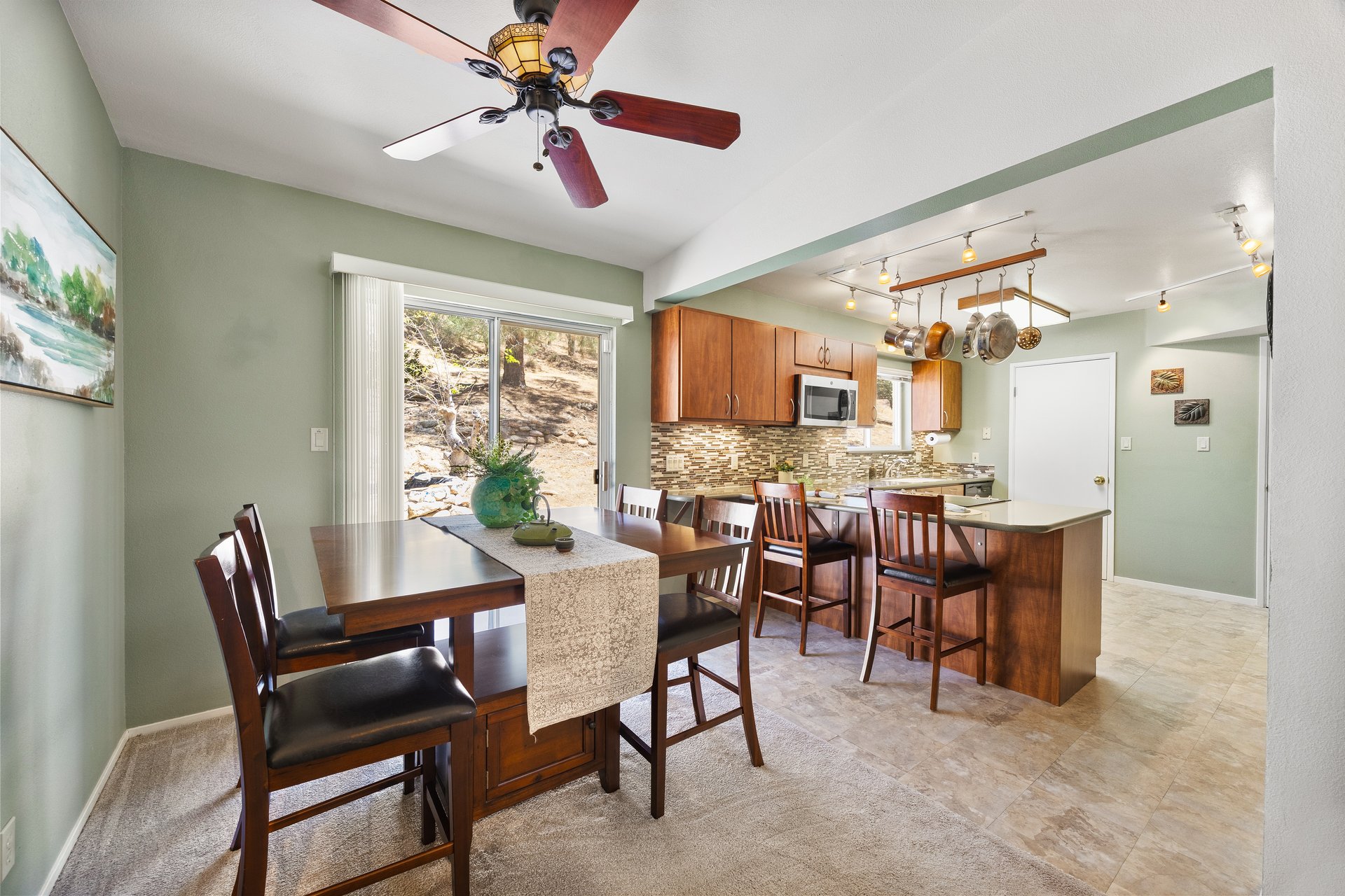Panoramic Mountain Views in West Golden Hills — 21725 Mountain Drive, Tehachapi