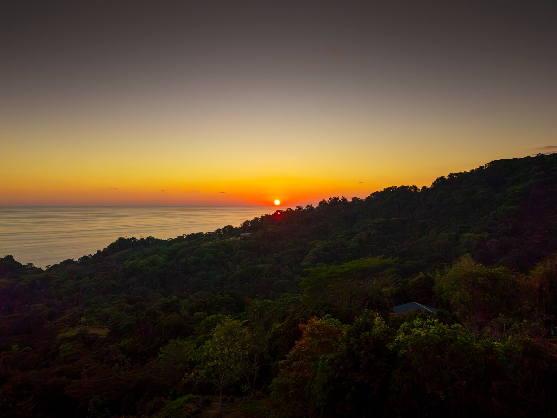 Casa Vista Harmonia, Legendary Ocean Views and Sustainable Living!