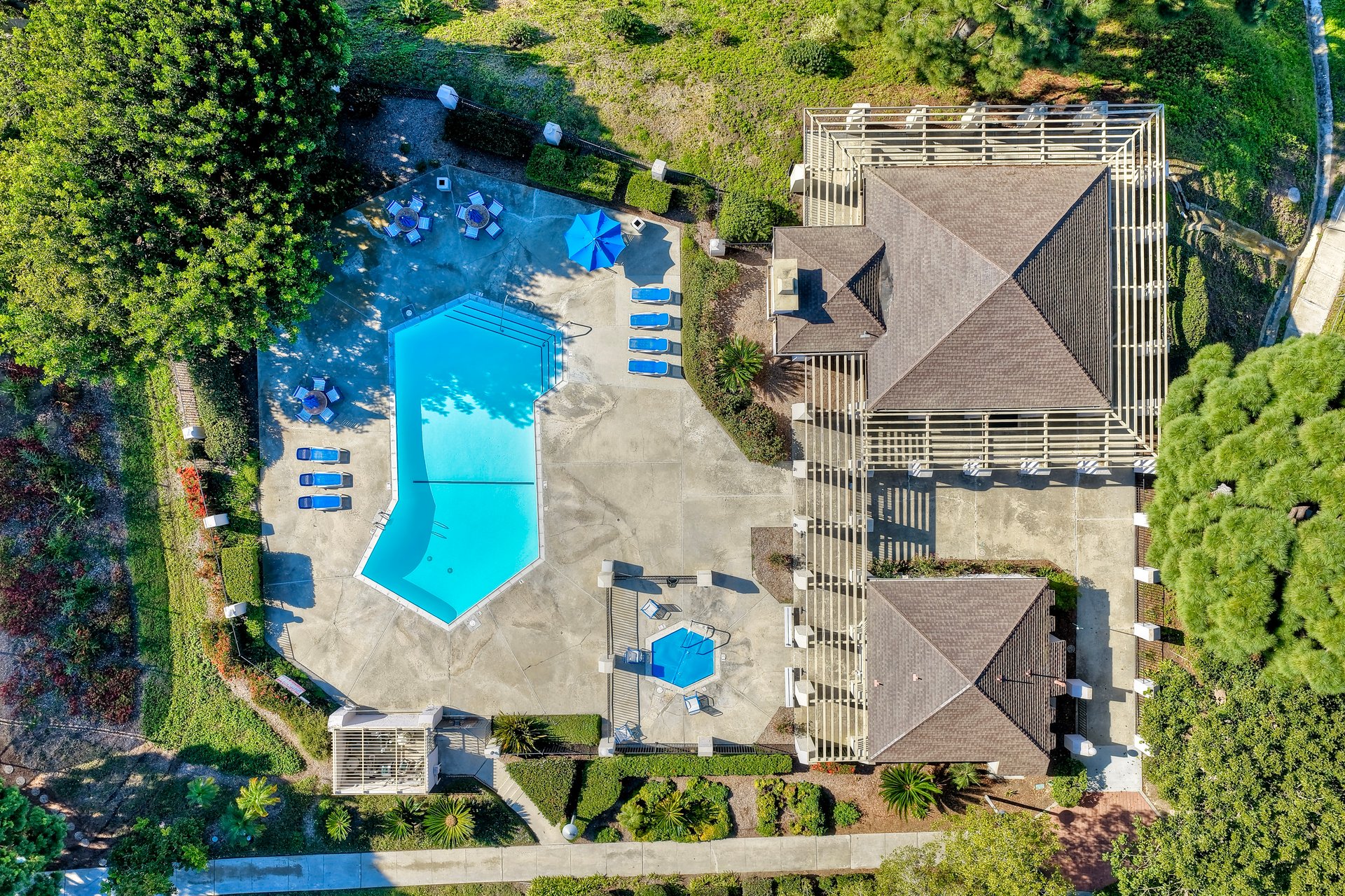 1711 Burgundy Rd
