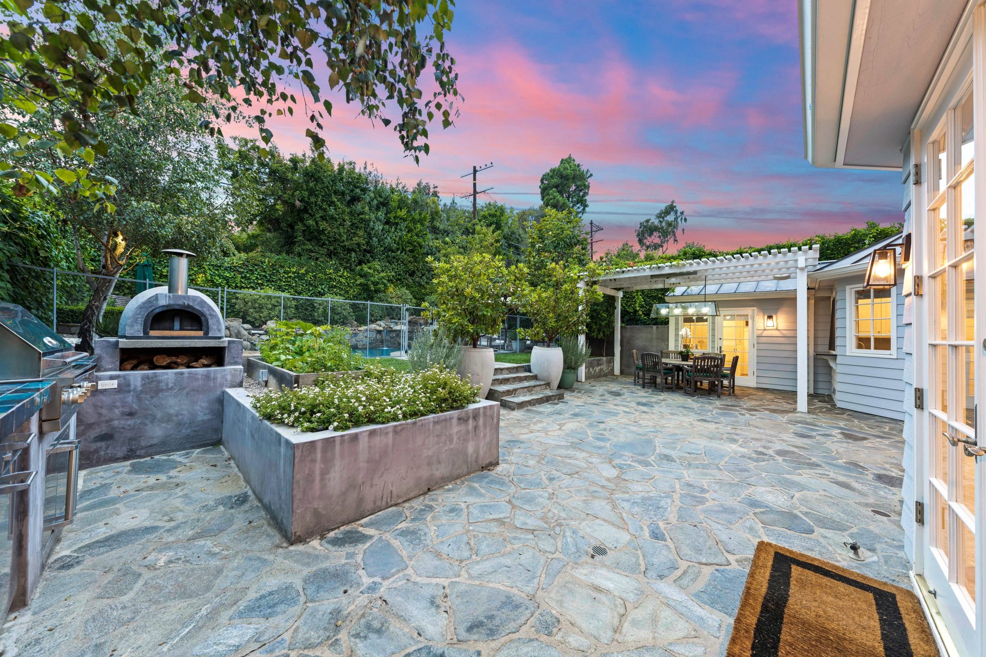 181 N Canyon View Dr, Brentwood