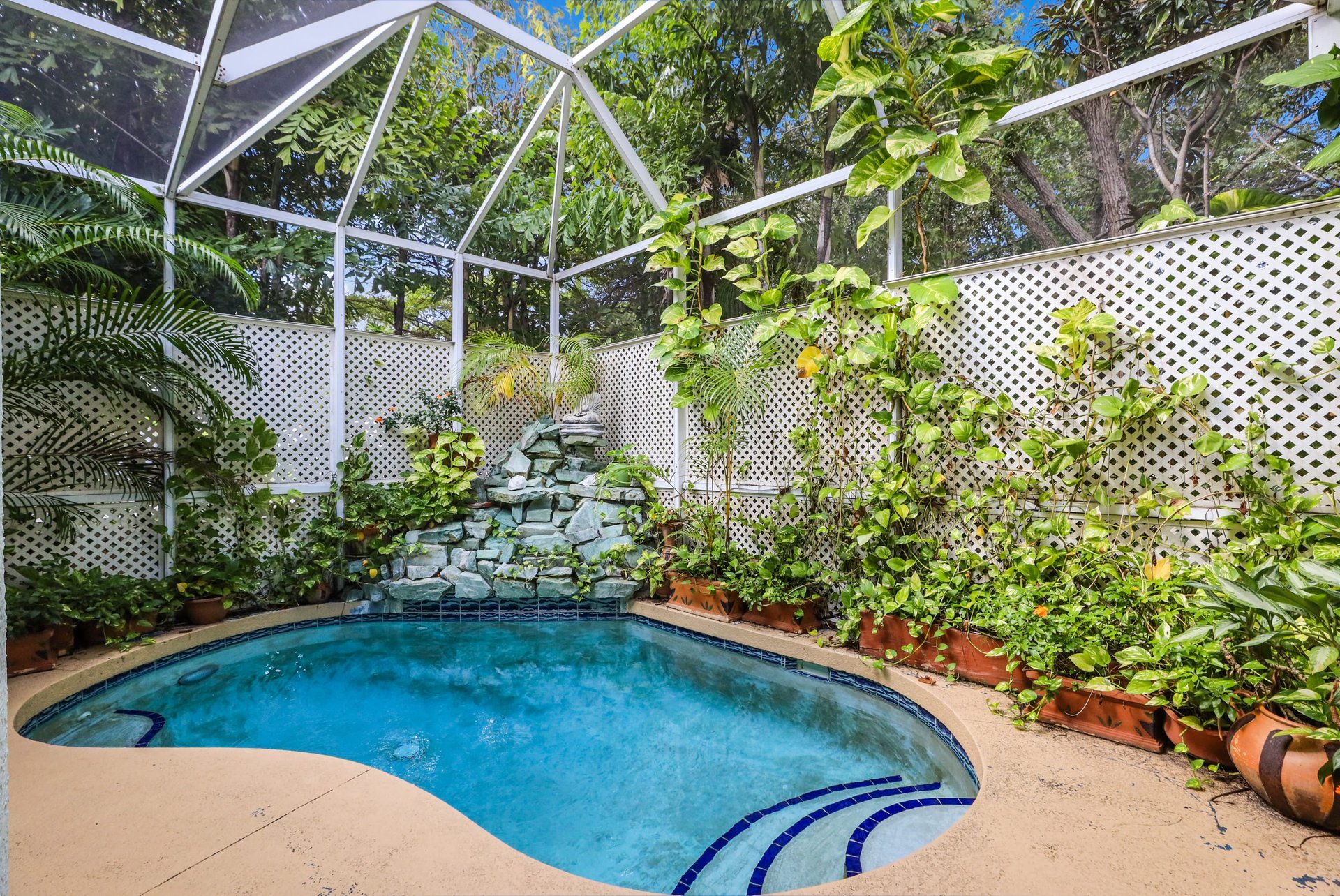 1379 Tearose Place