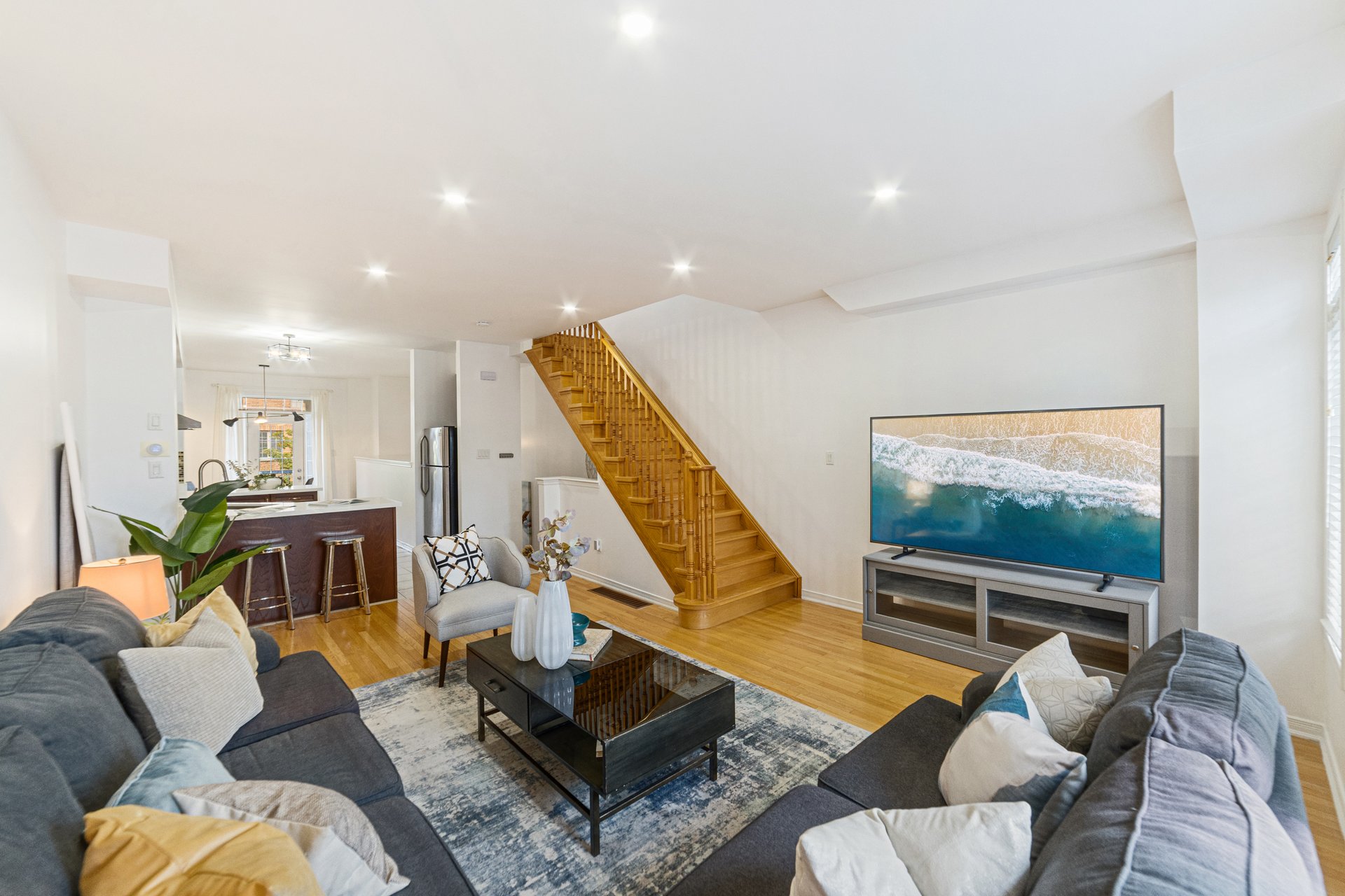 7166 Triumph Lane