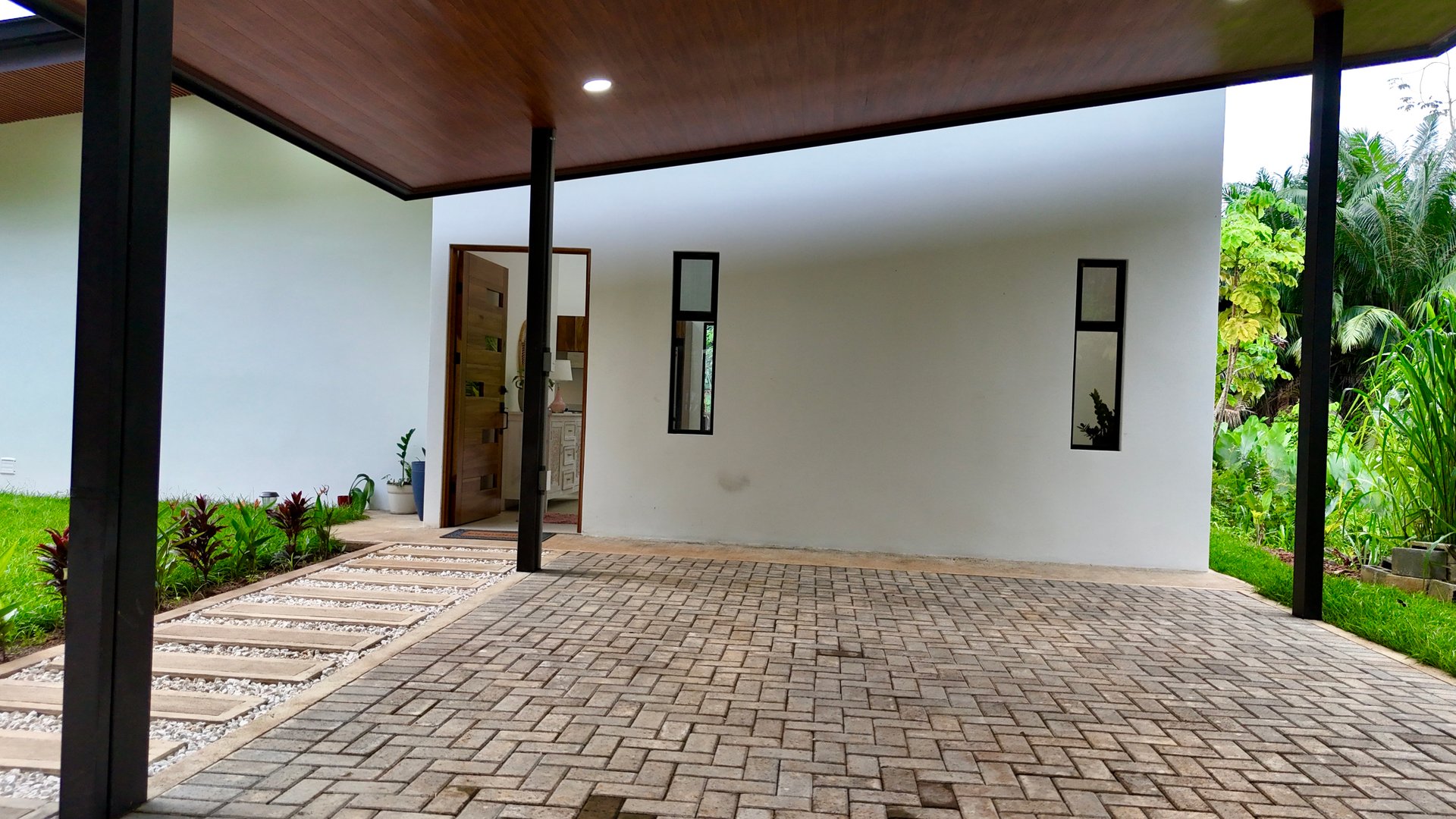 Villa Jardines – 3 Bedrooms, 2 Bathrooms, Brand-New with Pool