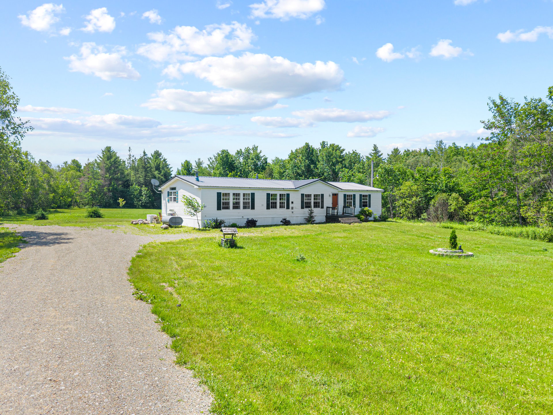 405 E Road