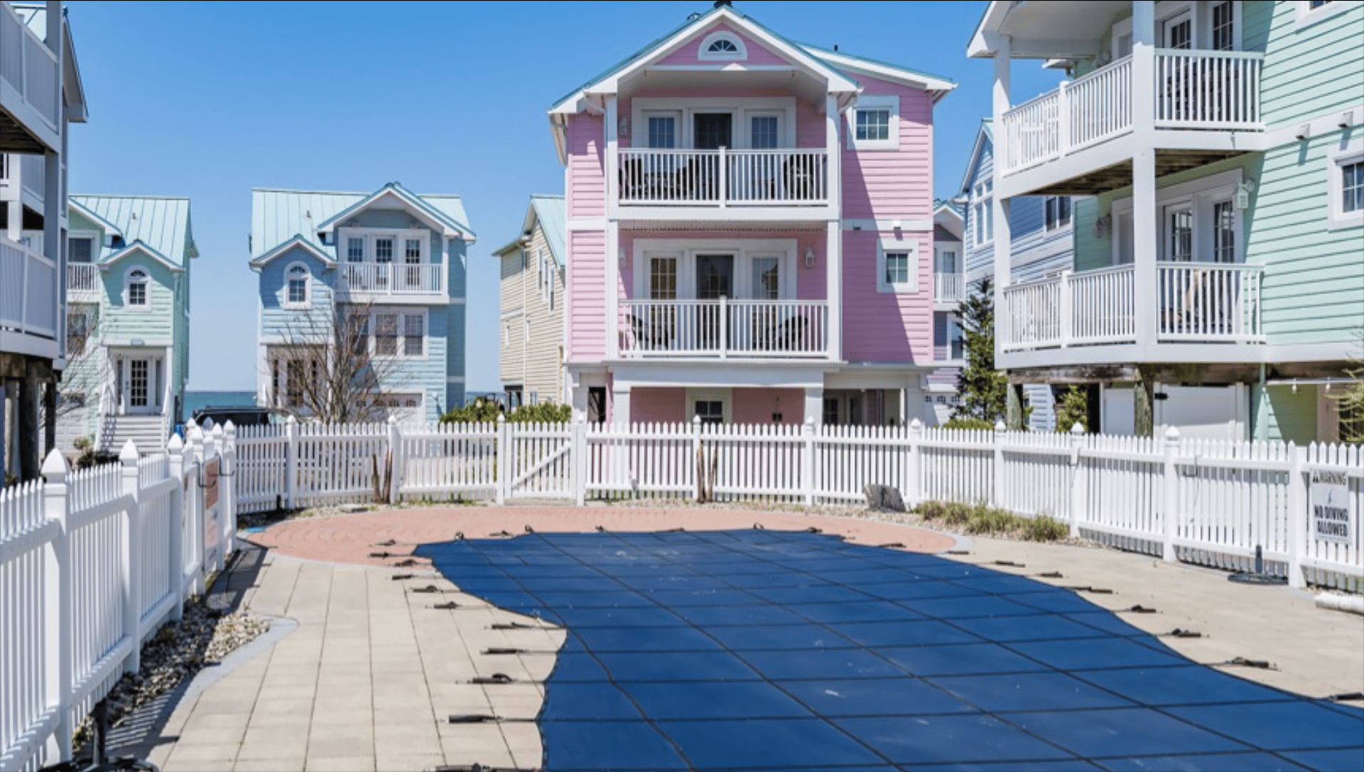 811 Bay Club Lane West, Beach Haven