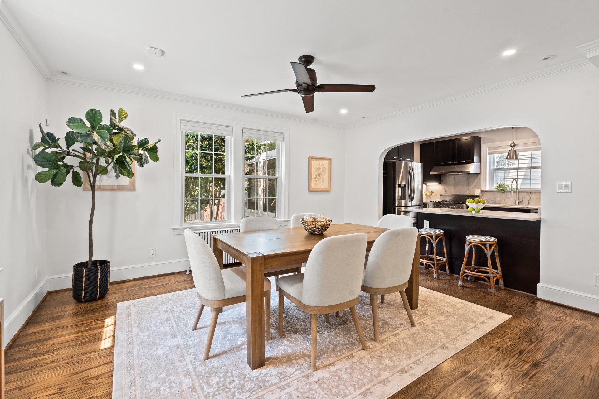 21 W Oak Street