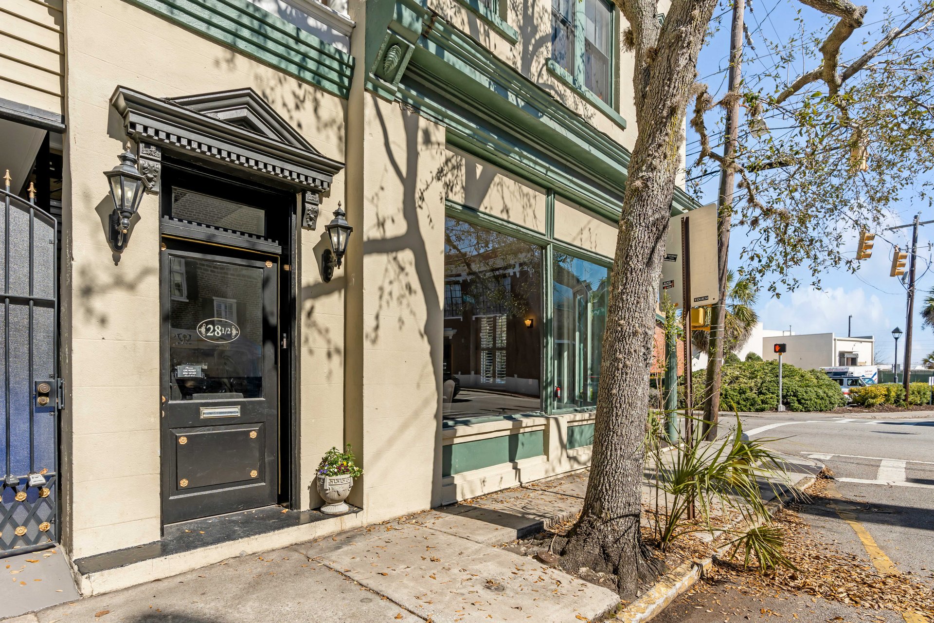 Hasell Street Retail/Office Lease