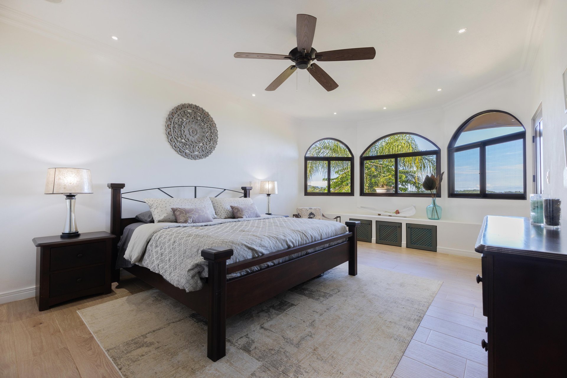 CASA ORQUIDEA – LUXURY HOME WITH OCEAN VIEWS IN GATED COMMUNITY