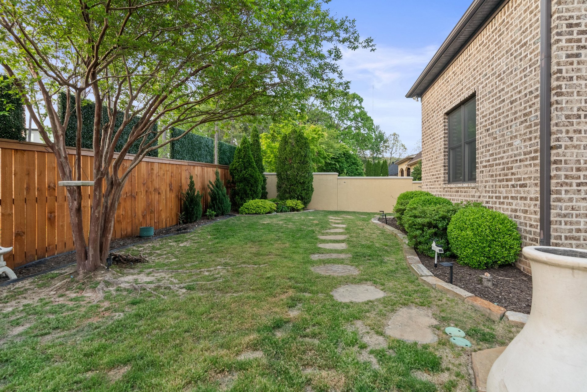 106 Orle Dr