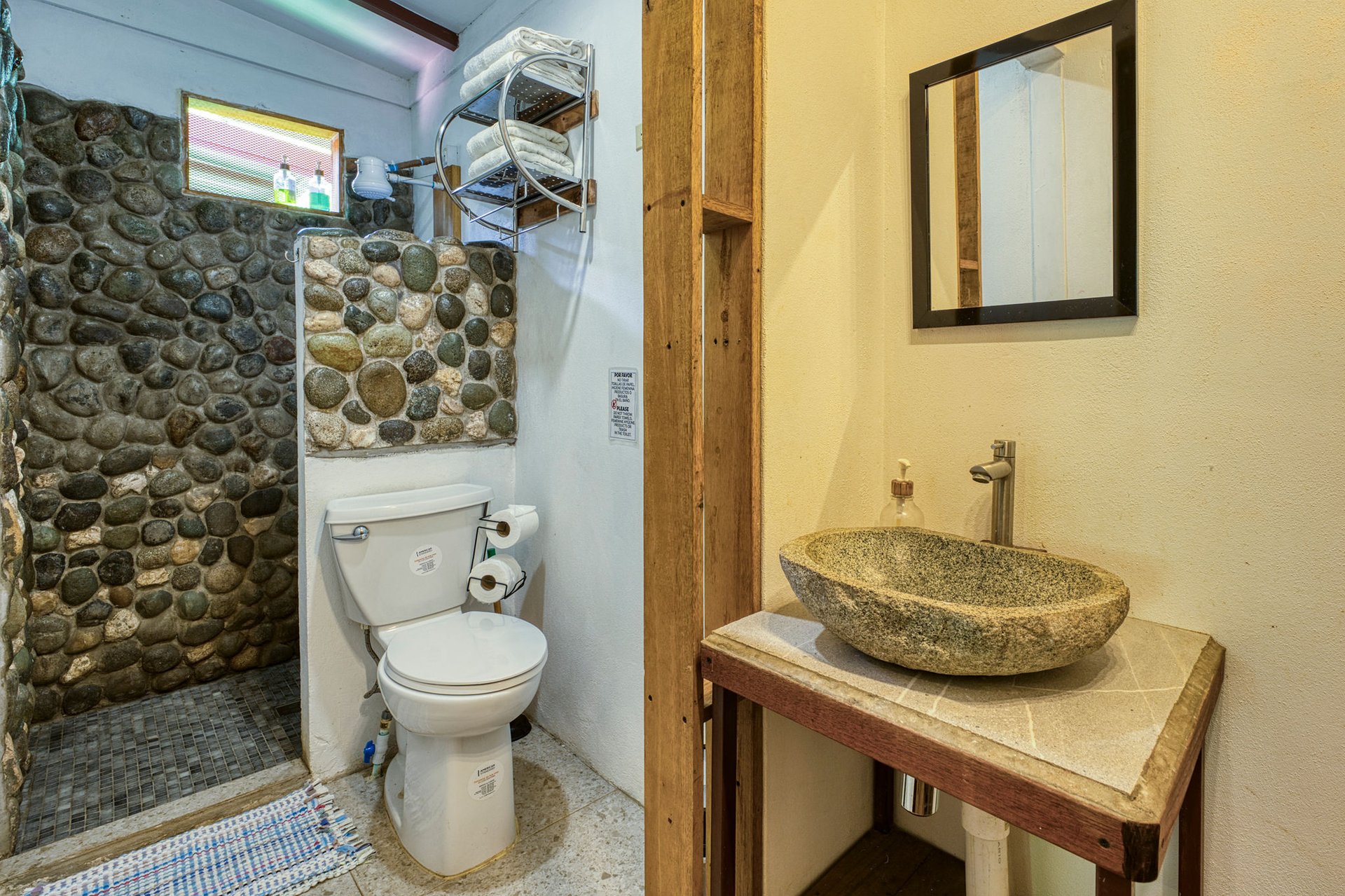 DOMINICAL HOTEL OR RETREAT WITH 13 RENTALS PLUS OWNER’S HOME
