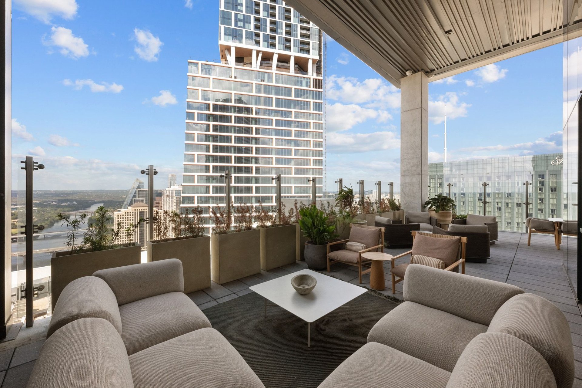 610 Davis Street #3902
