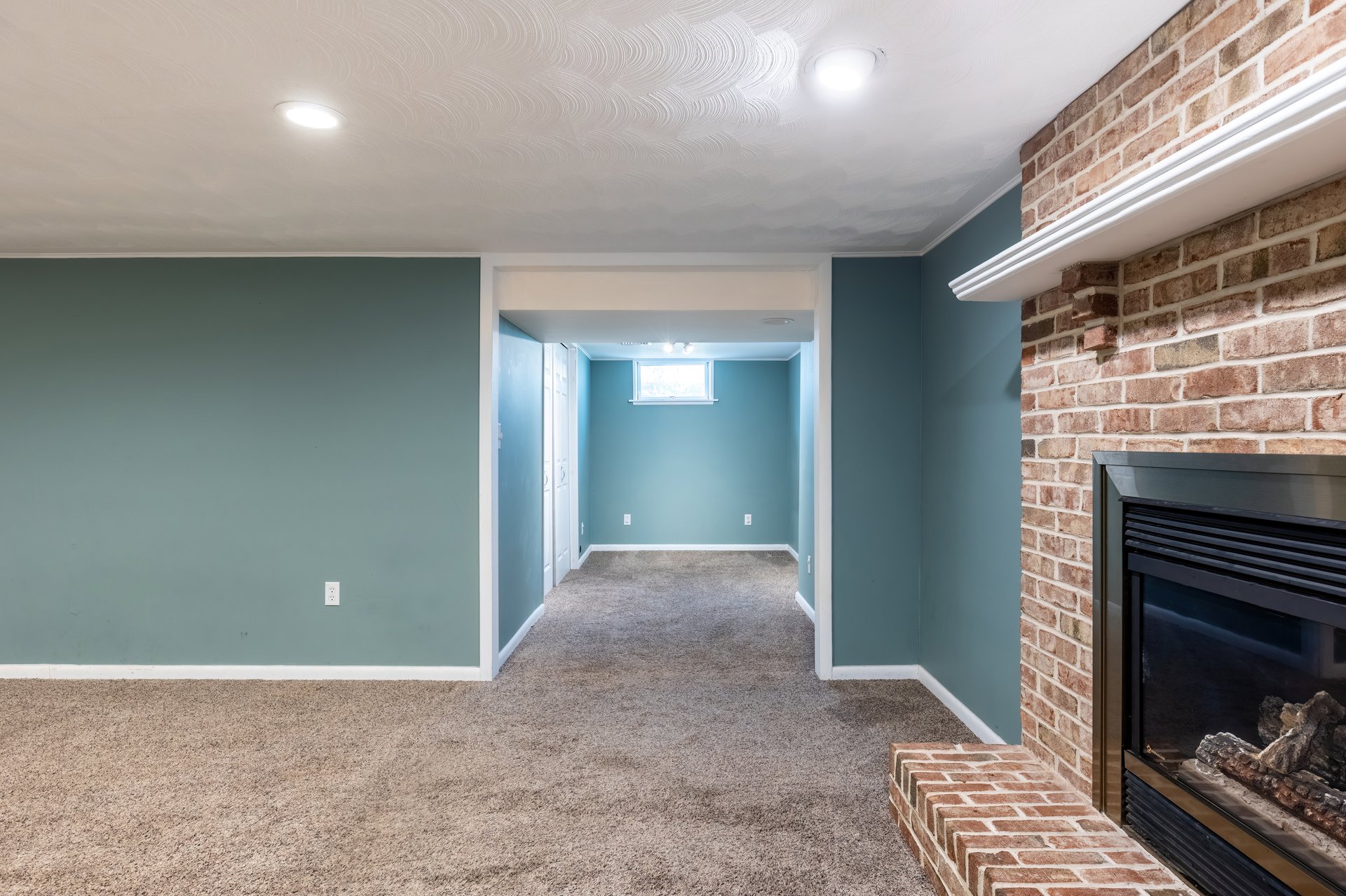 582 Coventry Court