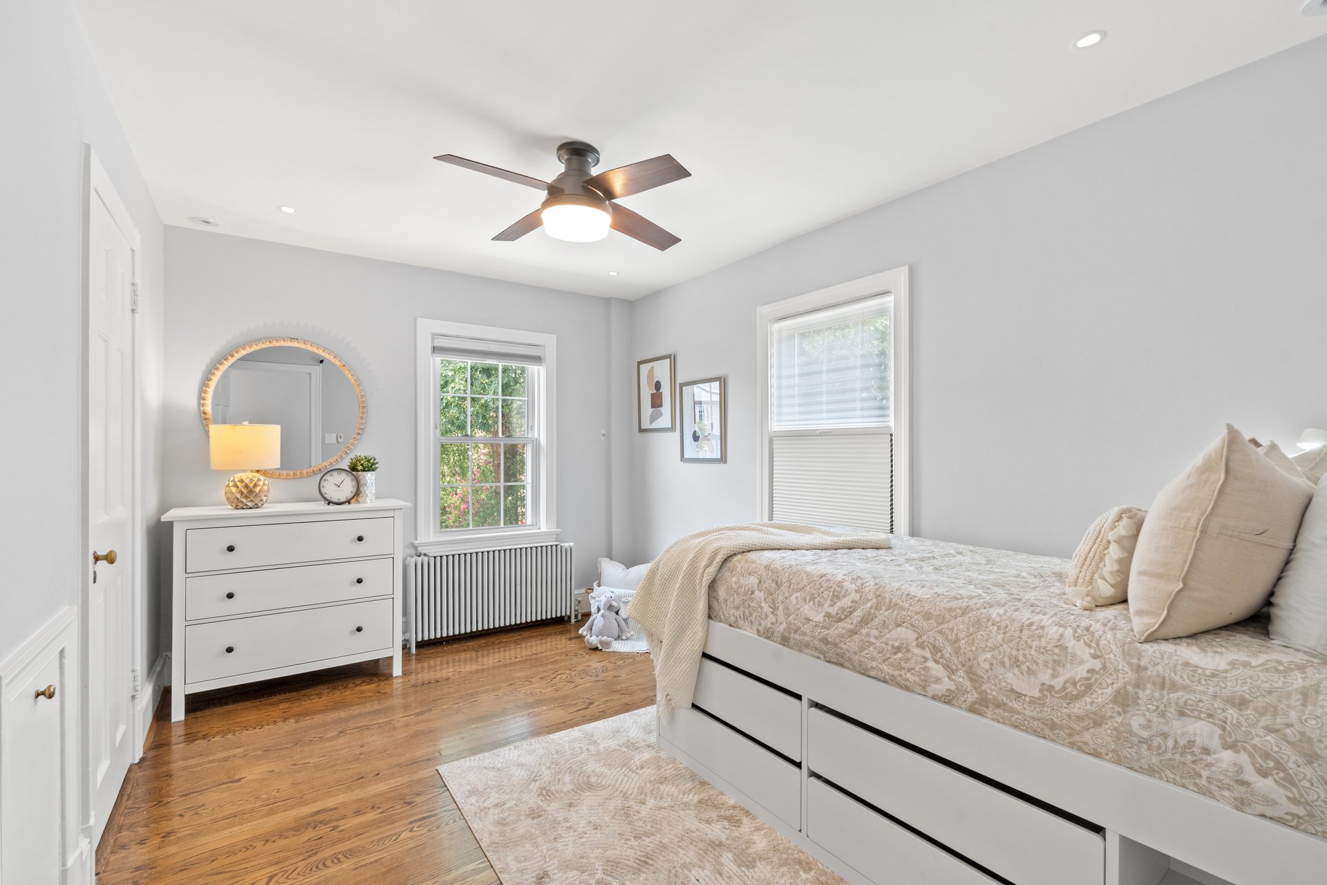 21 W Oak Street