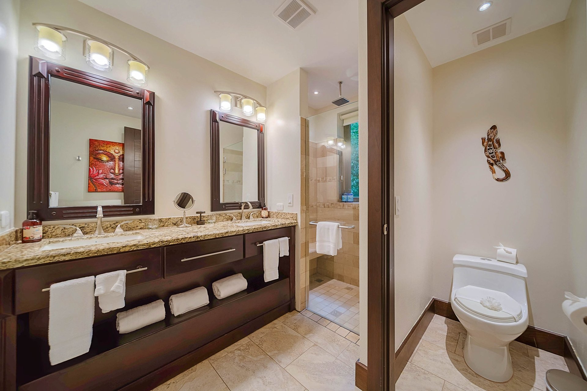 Walk to beach Vista Hermosa Estate Lucrative Contemporary Estate