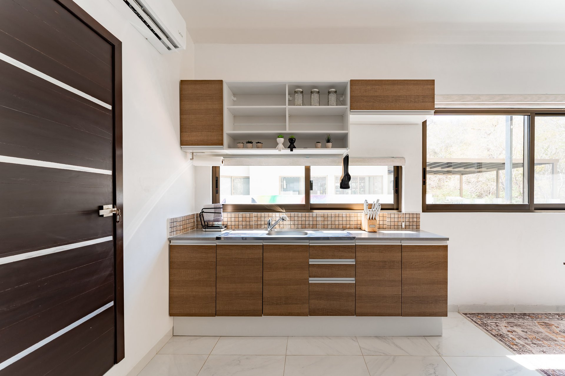 5 bedrooms, Single Family Homes, Villa de Caballos