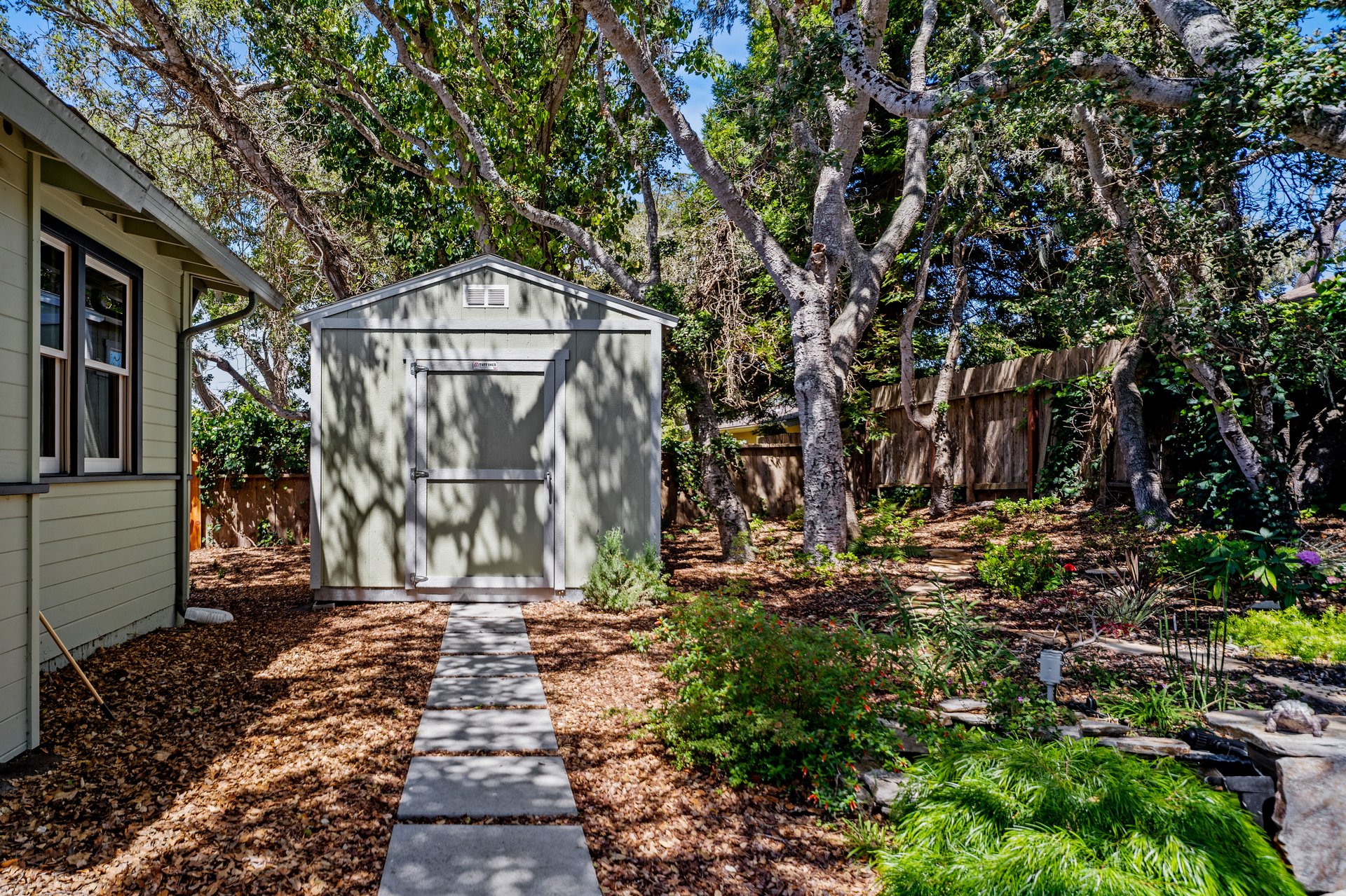 1328 Shafter Ave. 