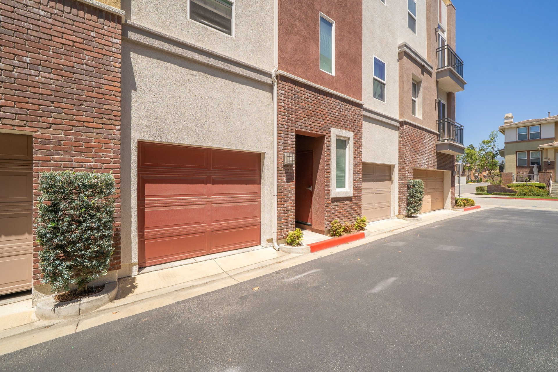 704 W 1st Street