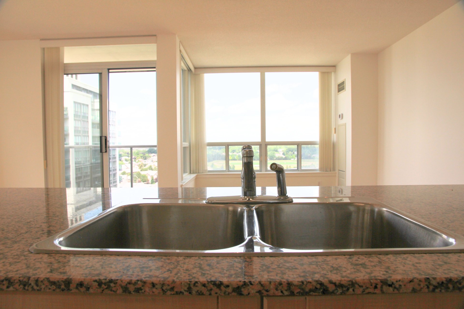  Exceptional Corner Suite 