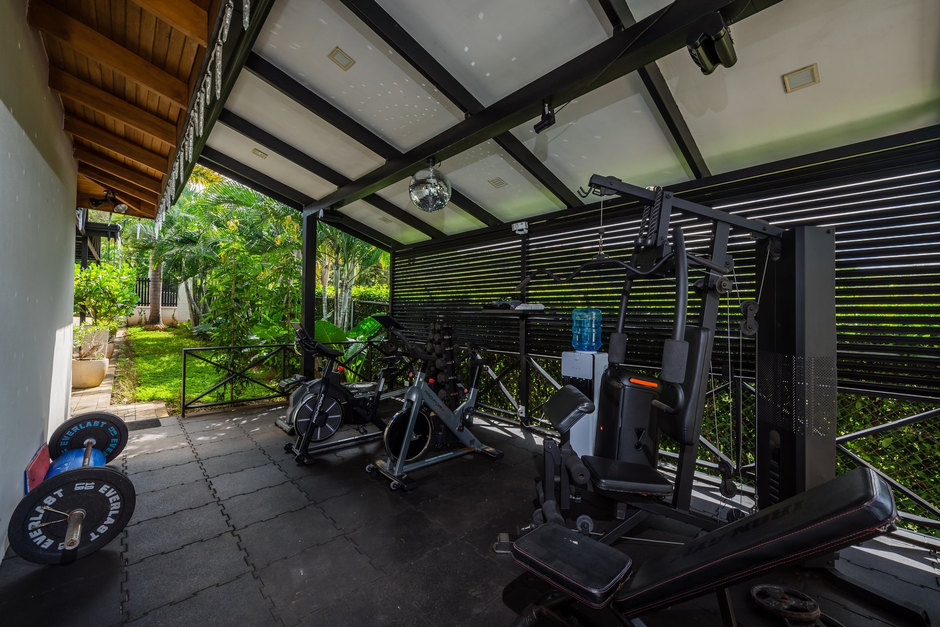 Casa Cielo | Luxurious Multifunctional Estate with Main House, Apartments, and Pool in Guanacaste!