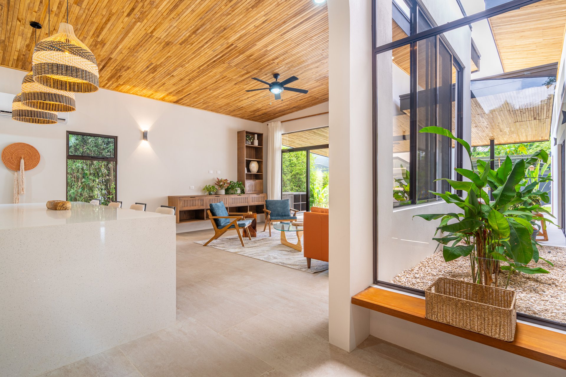 Uvita Tropical Urban Home, New Quality Build!