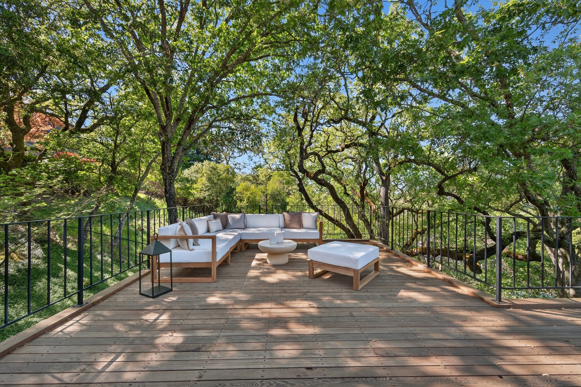25 Wood Acres Ct