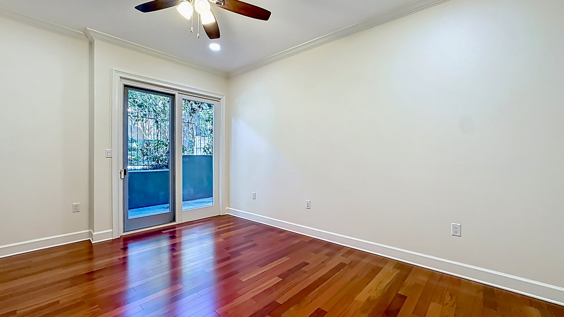 Spacious Winter Park Lakefront Condo in Perle du Lac