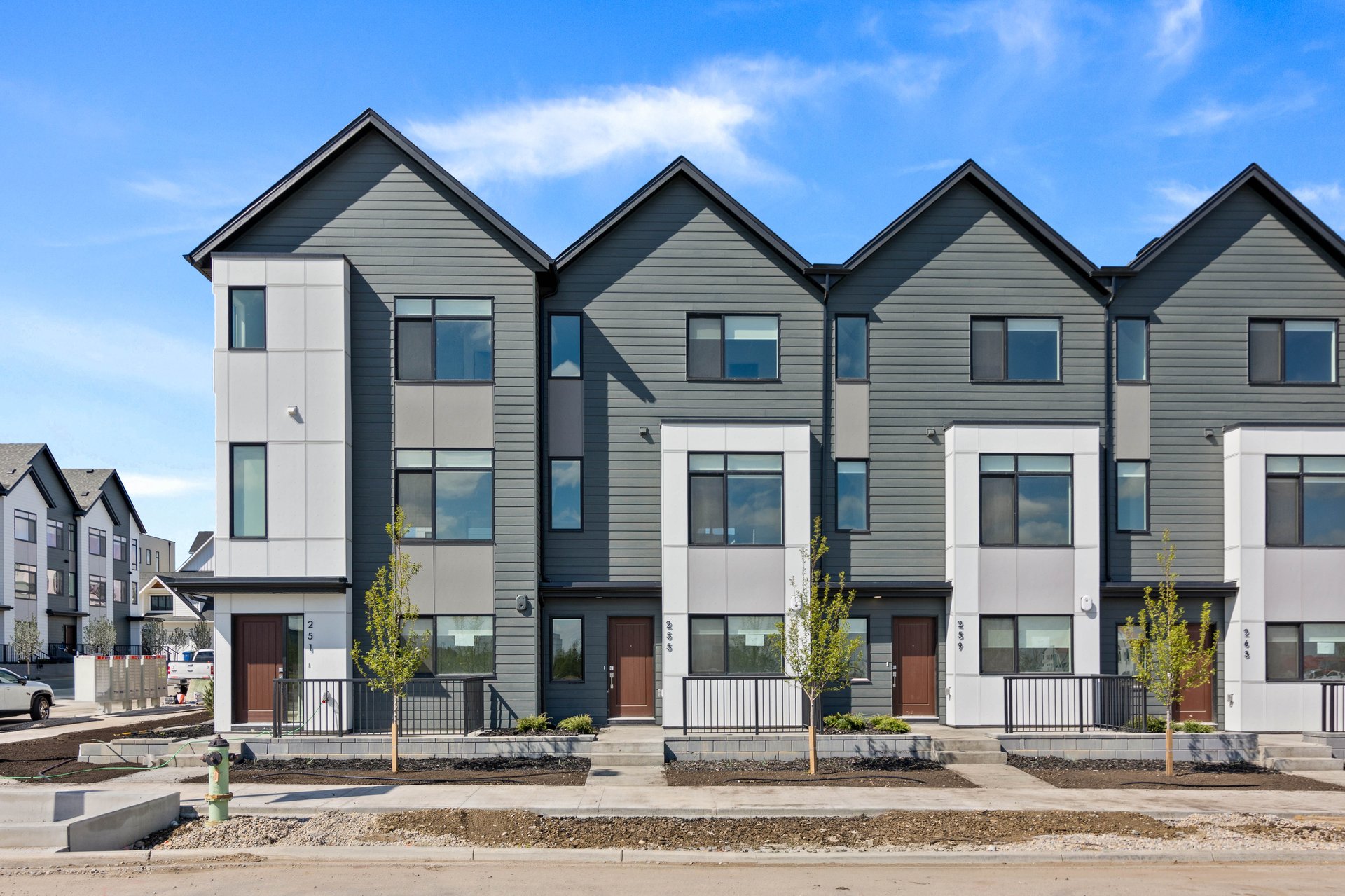255 Dieppe Drive SW