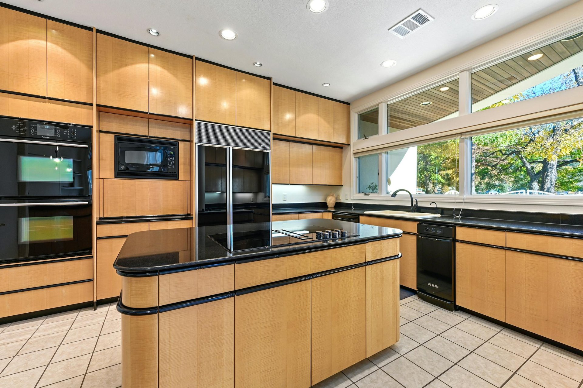 3511 Westlake Drive