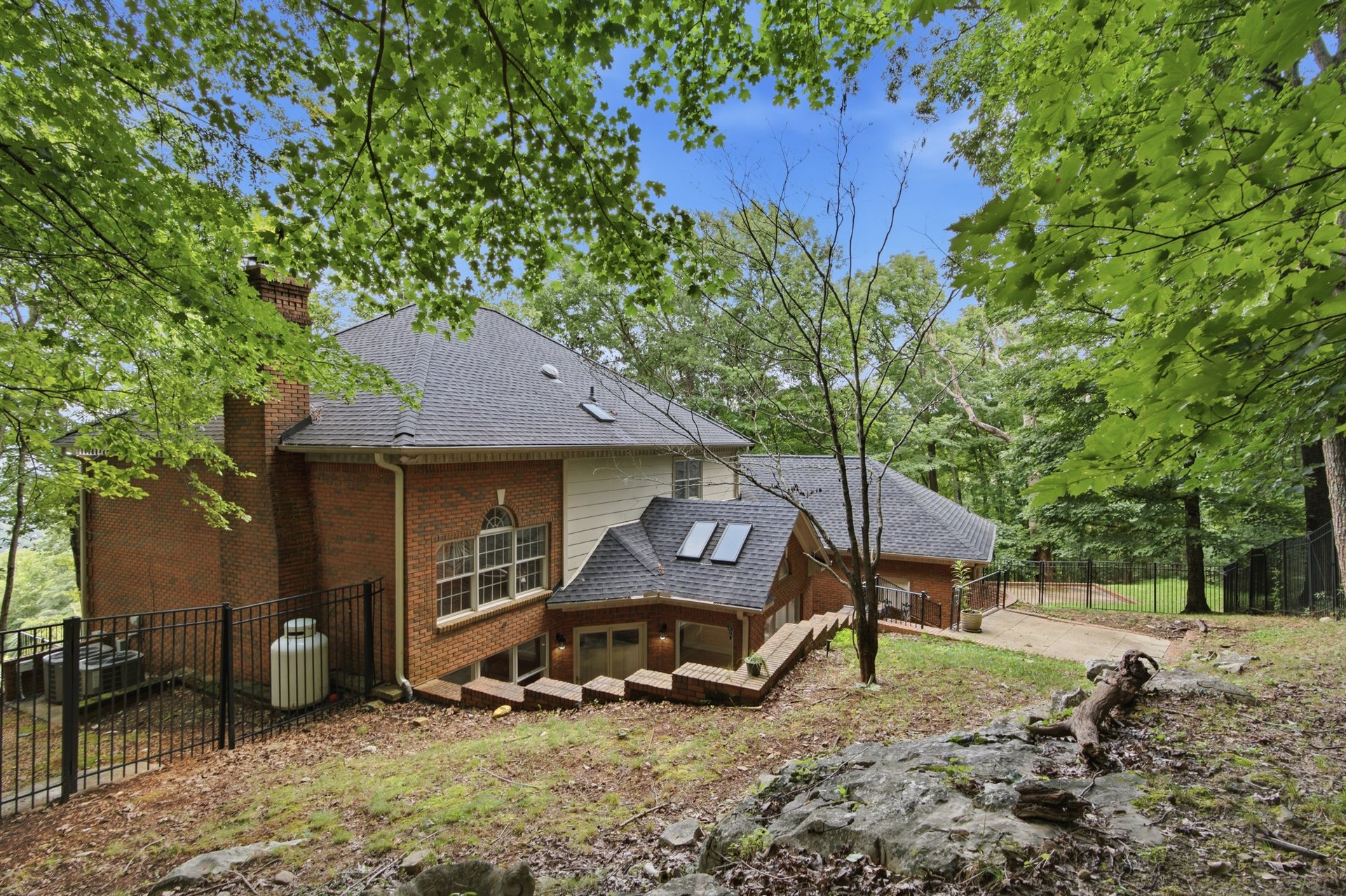 Where Luxury Meets the View on Monte Sano