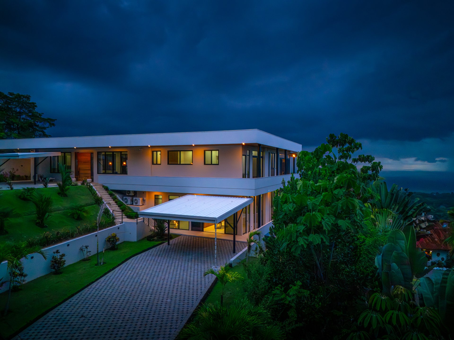 Lion's Gate Sunset Estate