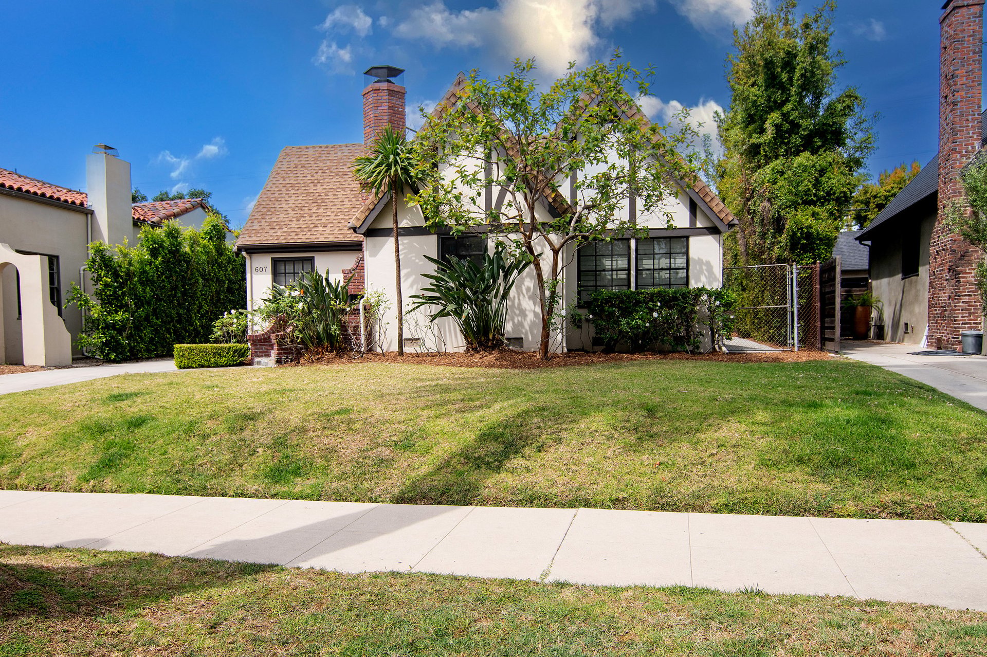 607 Lillian Way