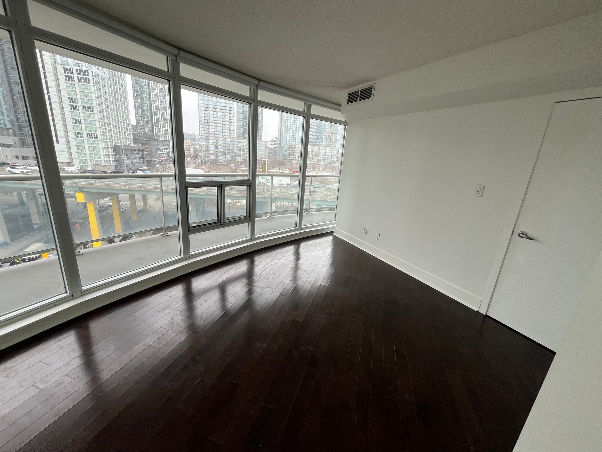 550 Queens Quay  911