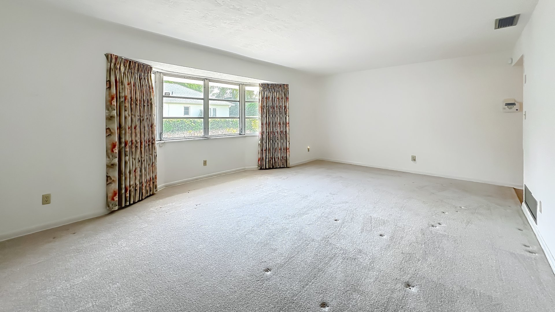 Mid-Century Modern 4-Bedroom in Dommerich Hills, Maitland
