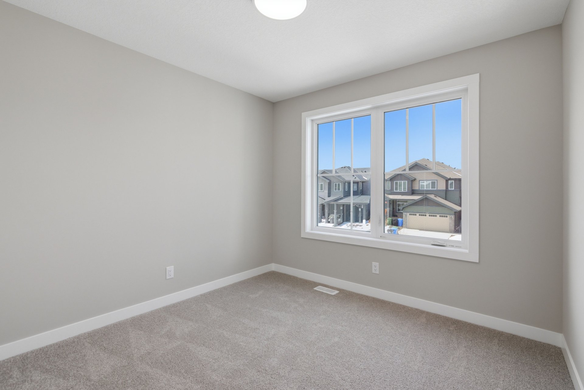 139 Belvedere Crescent SE