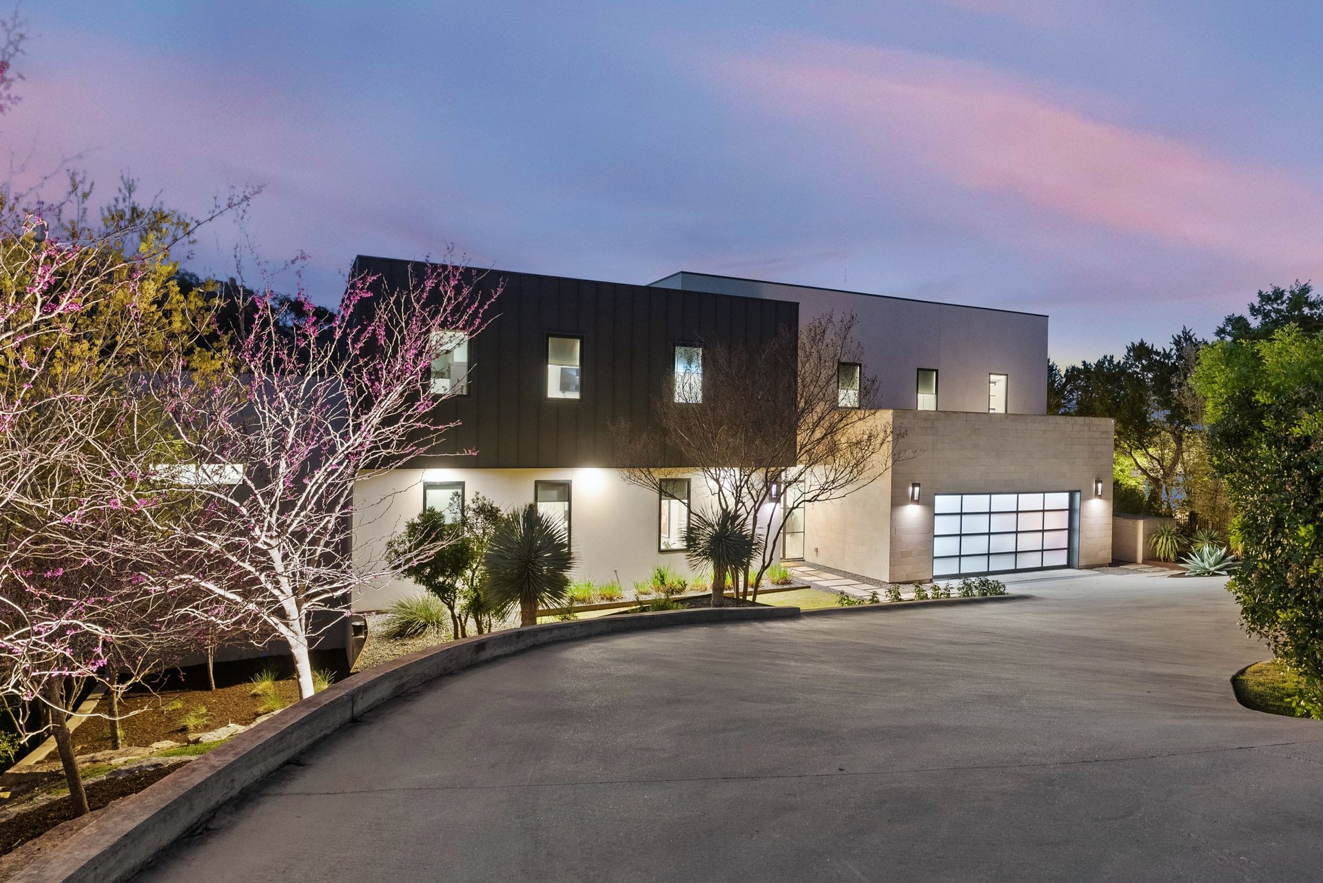 West Lake Hills Modern Sanctuary
