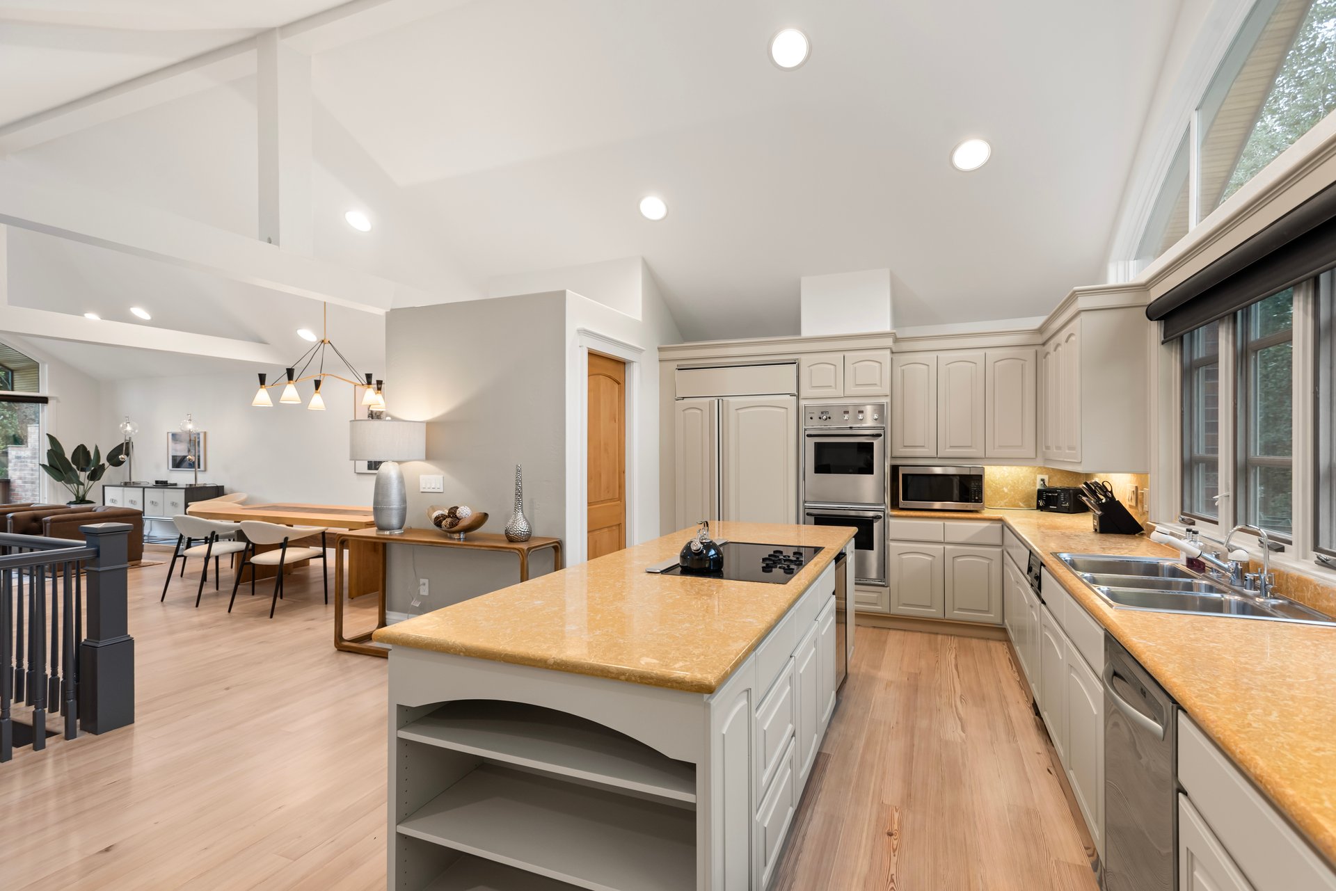 Beautiful Mountain Contemporary Townhome in Aspen Central Core