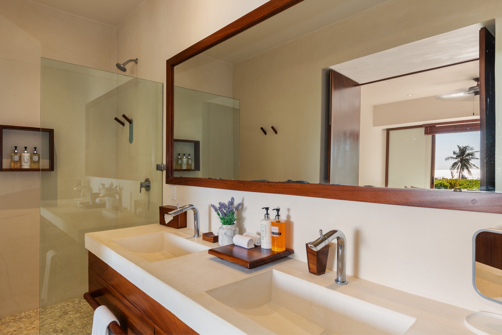 Marea Beachfront Villa I55