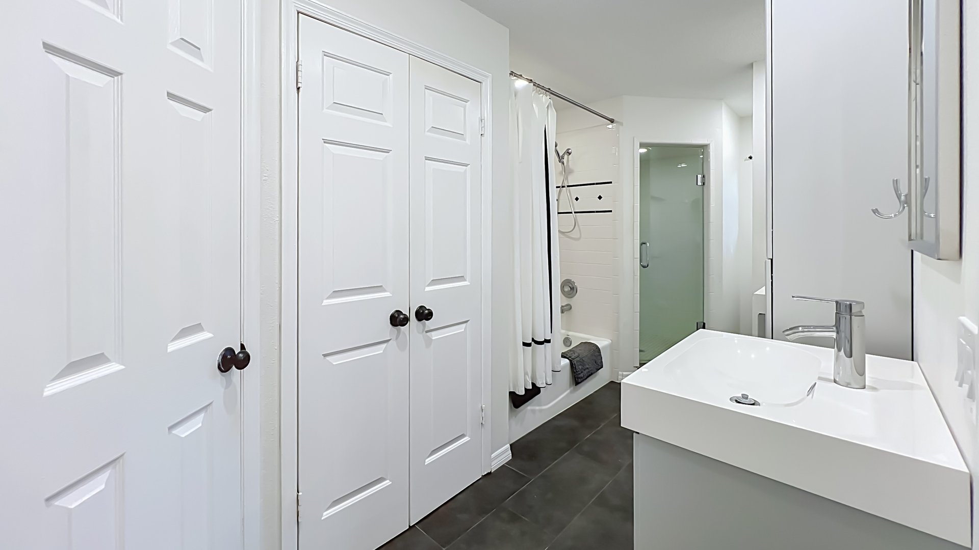 Winter Park Vias Traditonal 5-Bedroom Home near Racquet Club