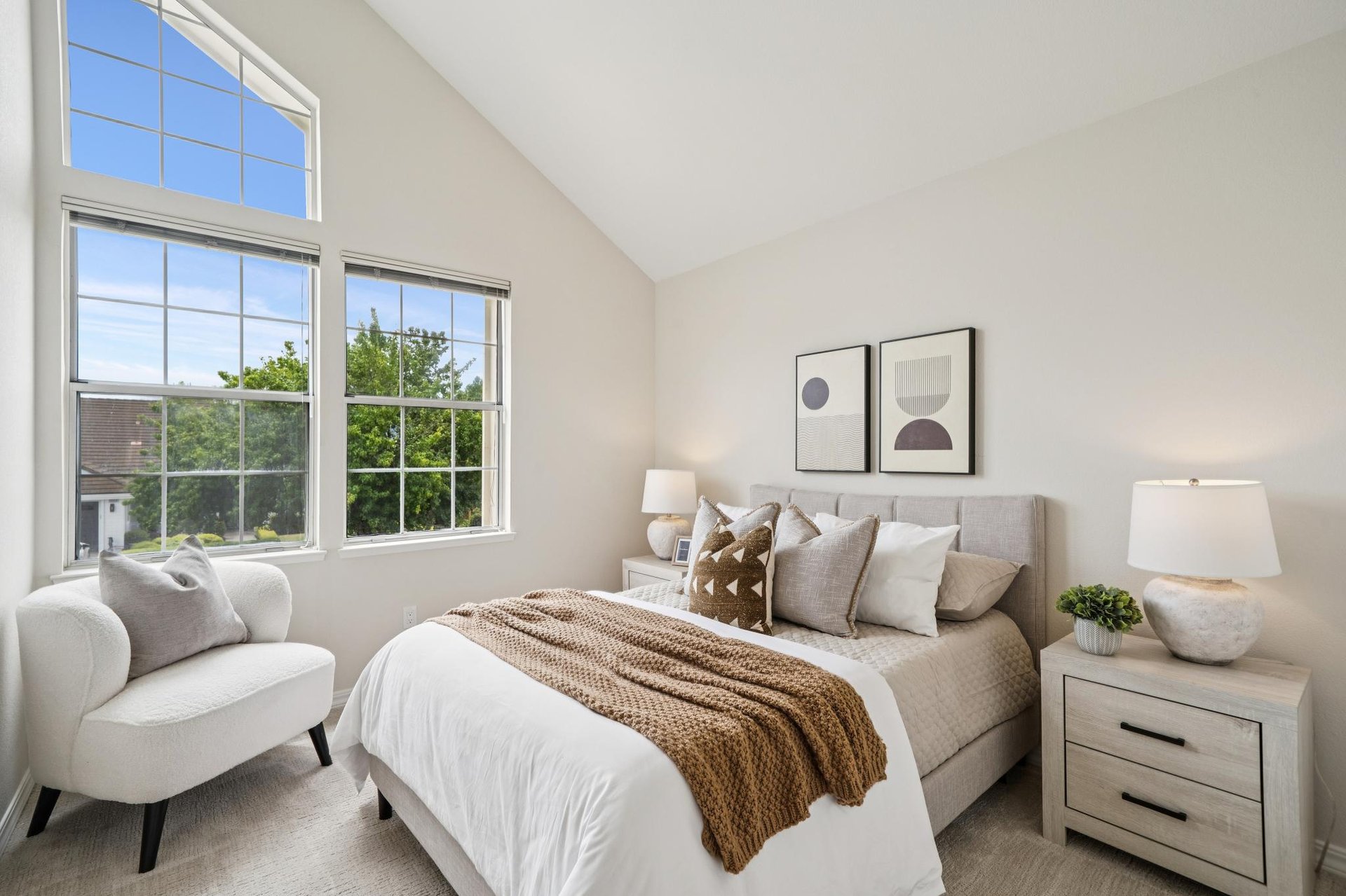 5075 Monaco Dr.