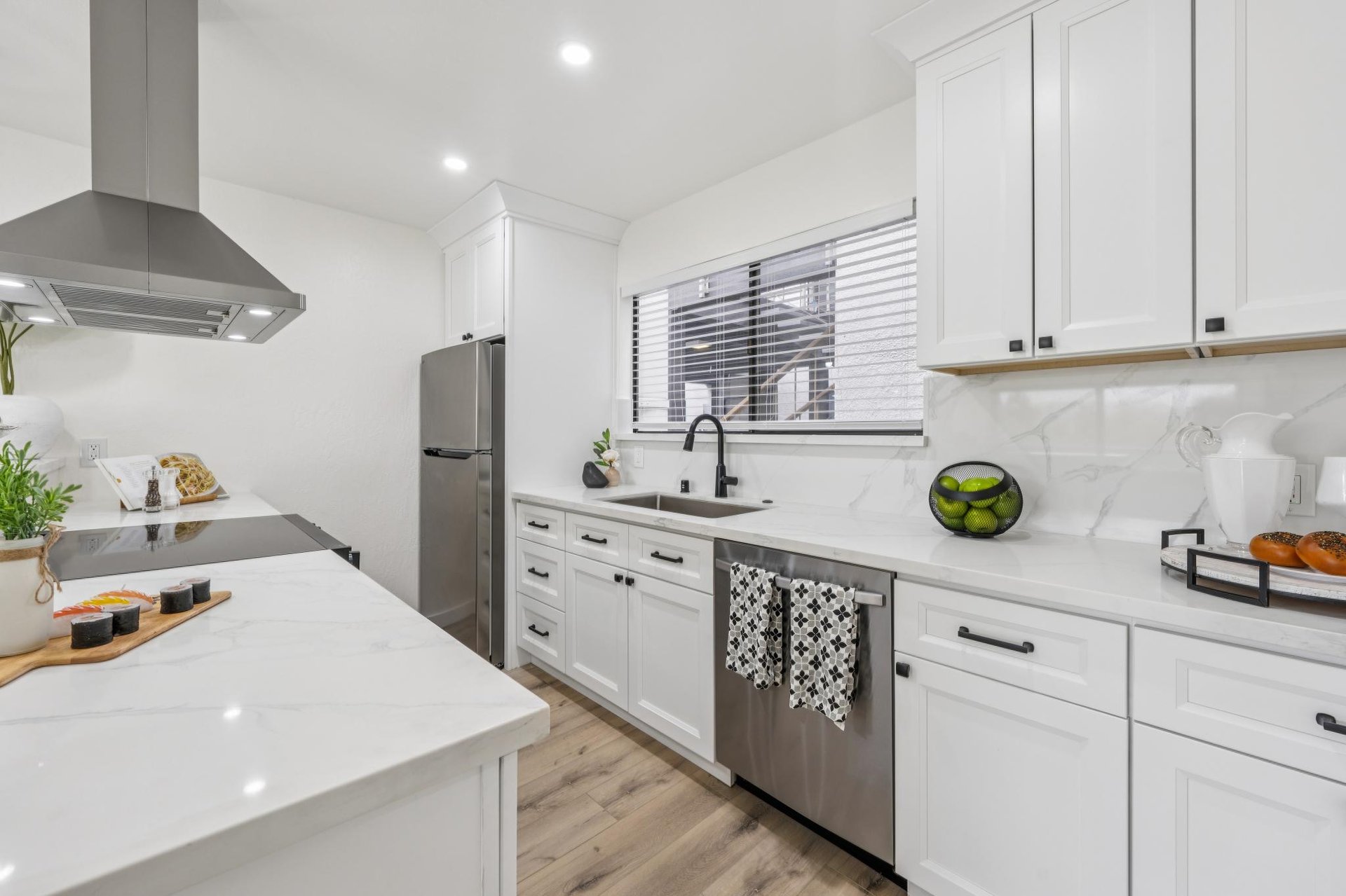7 Embarcadero West #207