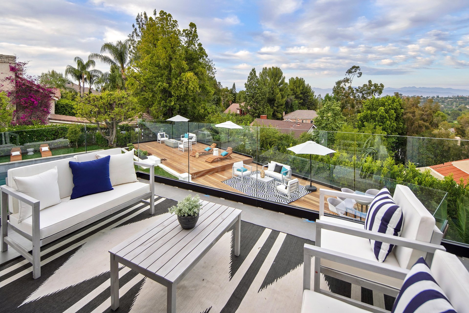 4050 Clarinda Dr, Tarzana